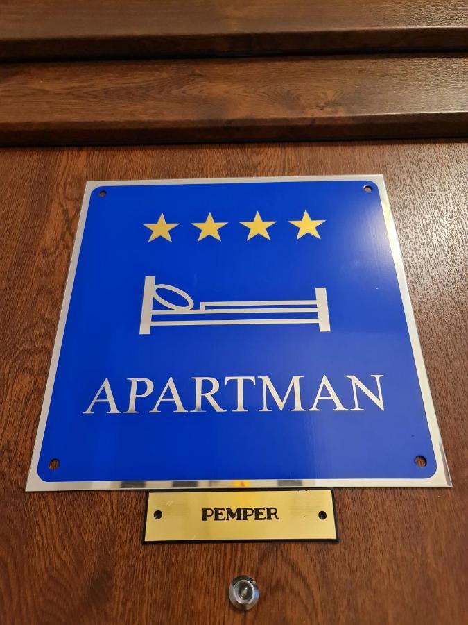 Apartment Pemper - Self Check In And Check Out Otočac Exteriör bild