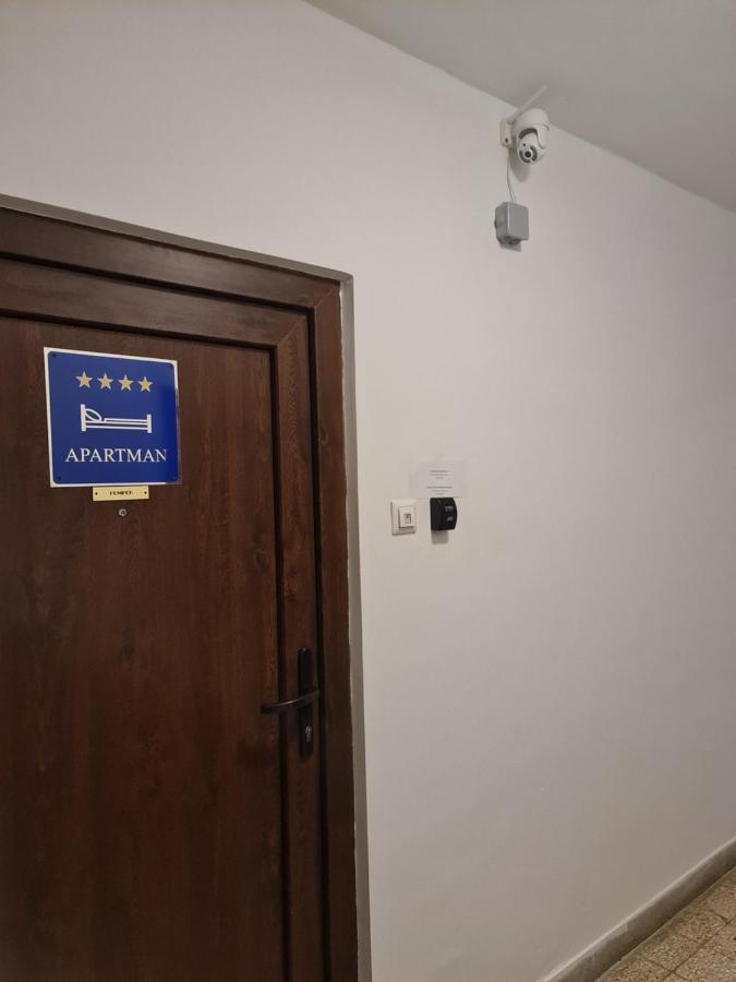 Apartment Pemper - Self Check In And Check Out Otočac Exteriör bild